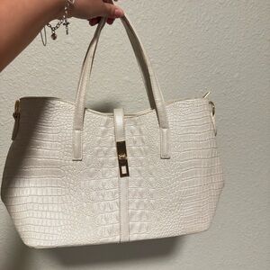 Elegant Cream Crocodile-Embossed Handbag